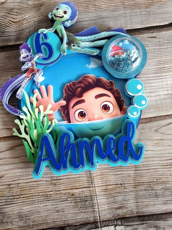 Themed layered topper